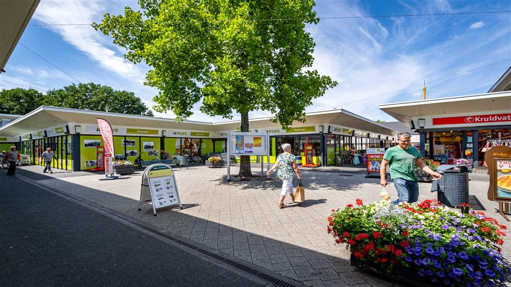 Sectie5 koopt twee supermarkten in Leeuwarden en Dommelen