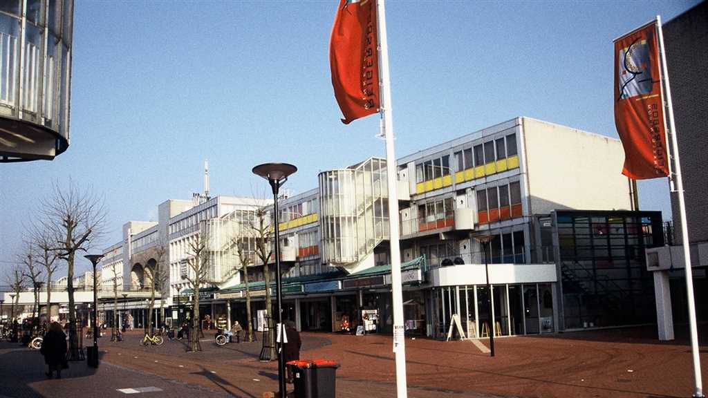 Hoorne Vastgoed koopt winkelcentrum Reigersbos in Amsterdam-Zuidoost