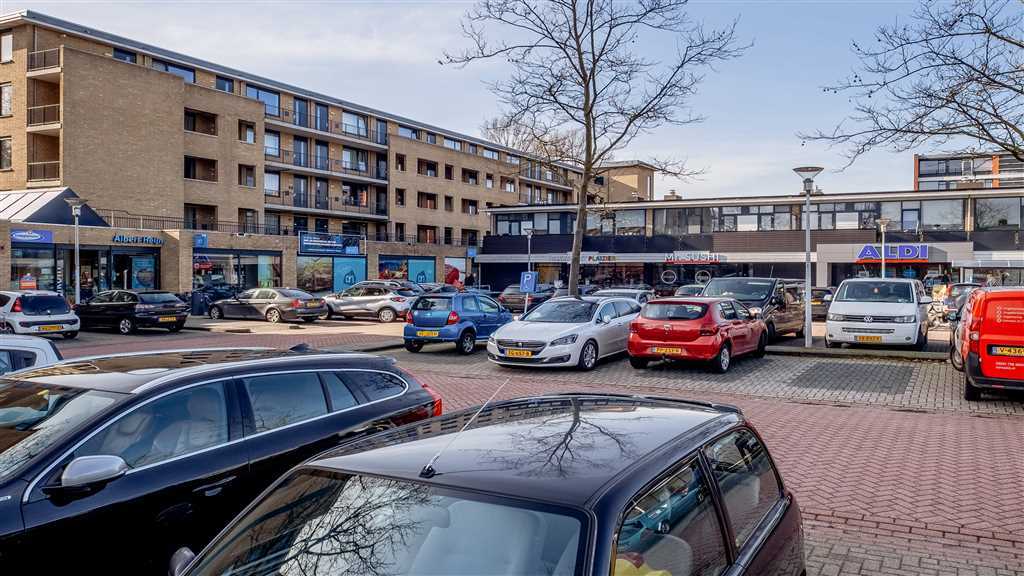 Sectie5 koopt twee supermarkten in Hoogeveen